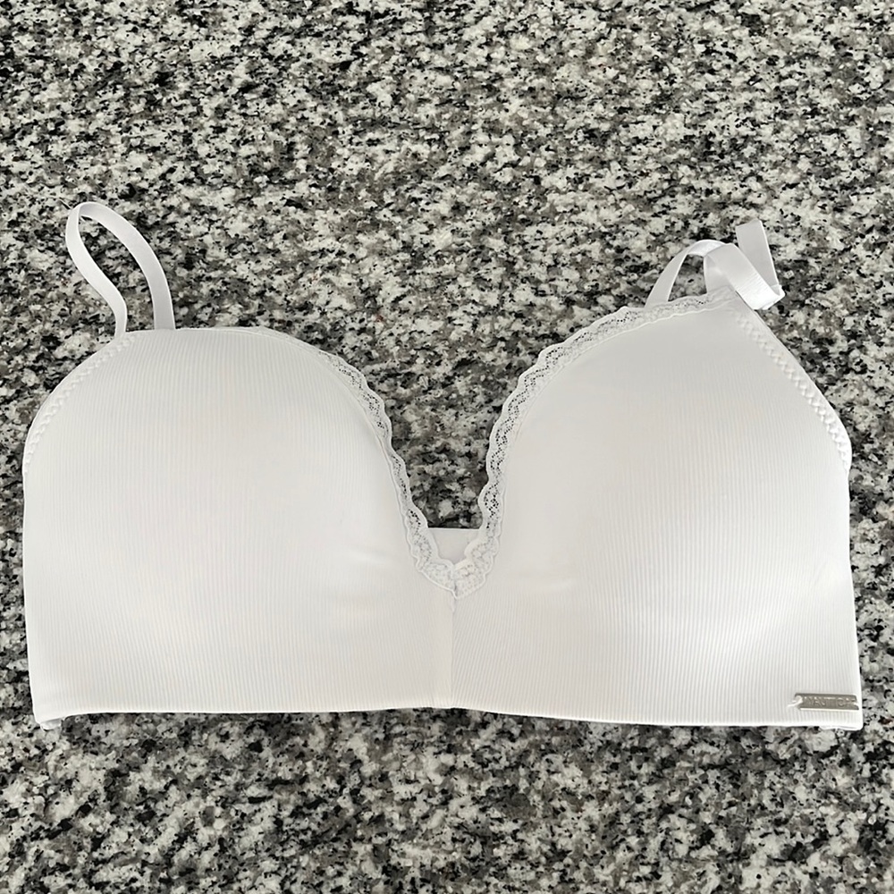 EVER WORN: Nautica WIRE-FREE bra with adjustable straps